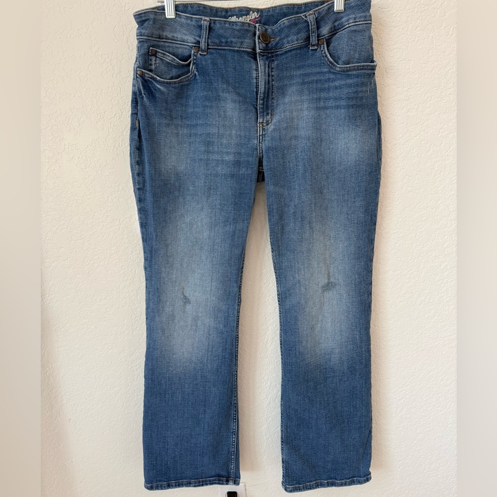 Wrangler Women's Boot Cut Jeans - Blue Denim Wash